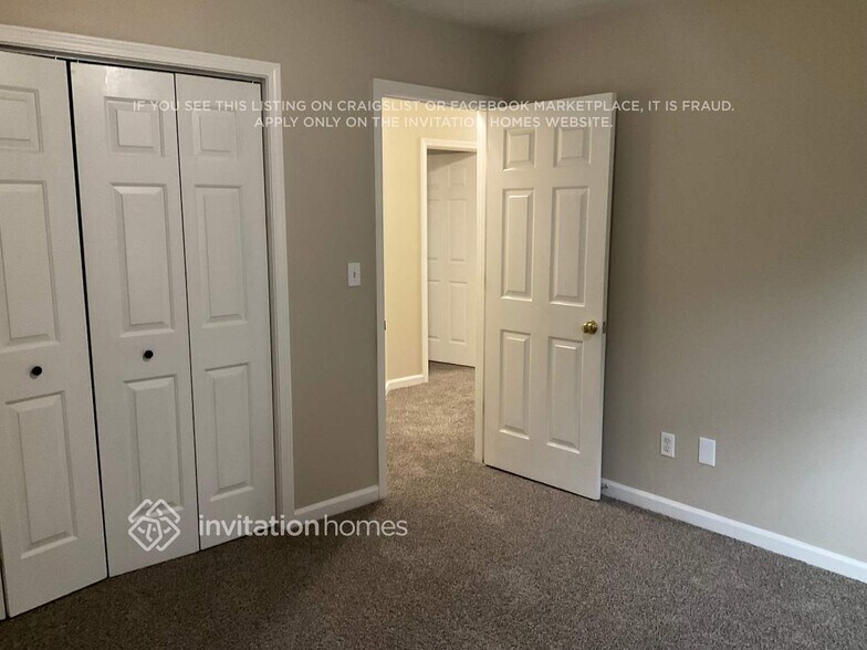 Building Photo - 1570 Canberra Dr