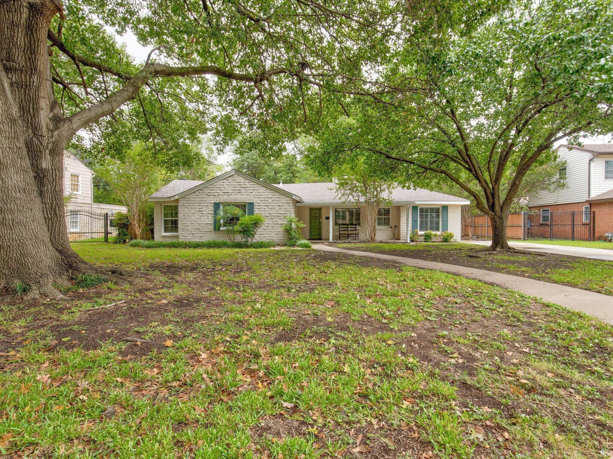 Building Photo - 3727 W Biddison St