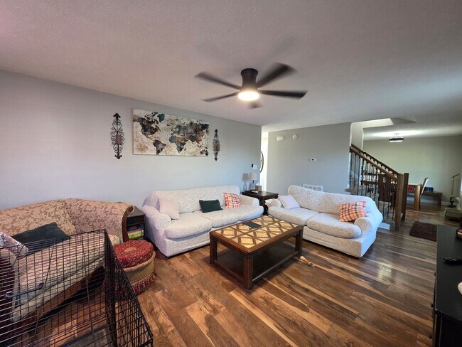 Building Photo - Charming 2-Story Home Available This Novem...