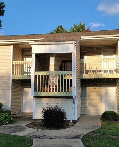 Building Photo - 1652 Eagles Pl