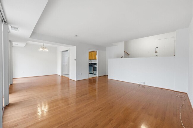 Building Photo - 5578 Burnside Dr