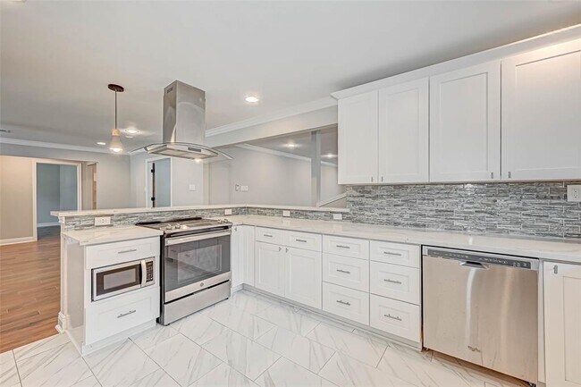Building Photo - 5611 Nina Lee Ln