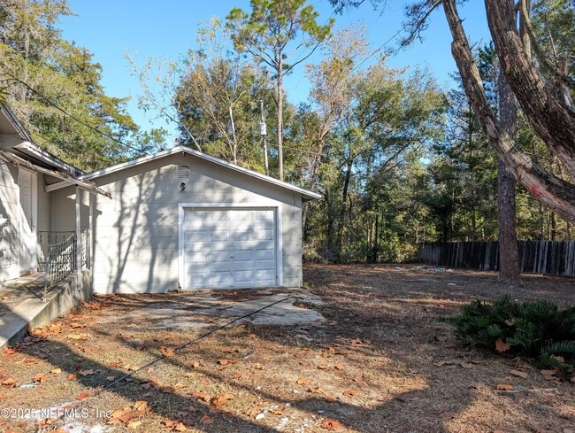 Building Photo - 220 2nd Way