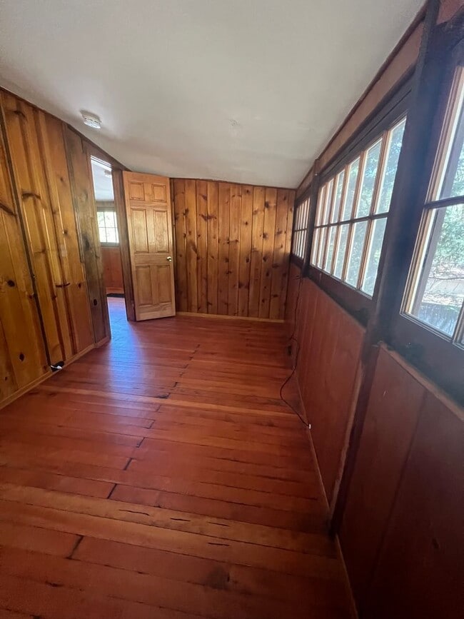 Building Photo - River Pines Home