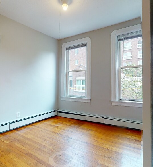Building Photo - 568 Green St