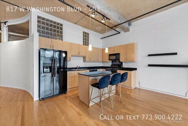 Building Photo - 817 W Washington Blvd