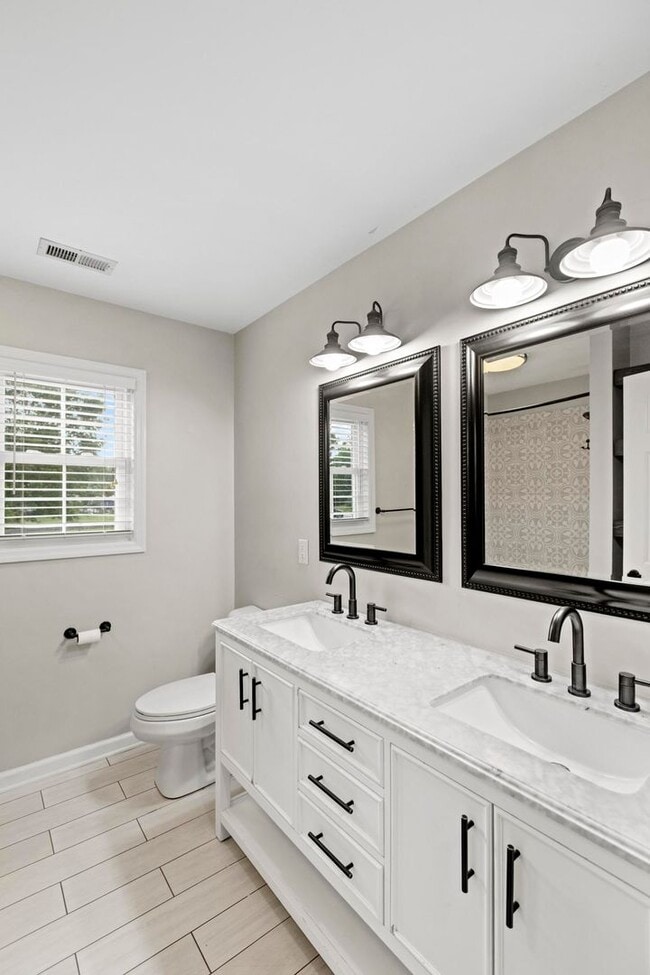 Building Photo - Swansboro Home for Rent!