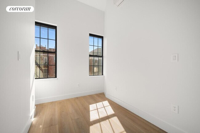 Building Photo - 405 Linden St