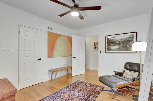 Building Photo - 842 NW 9th Ct