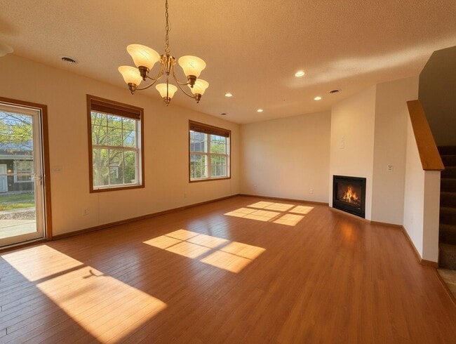 Building Photo - Rare 2bed + Loft Townhome in Maple Grove