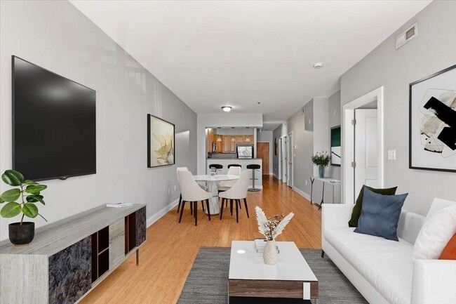 Building Photo - 1333 W Broad St