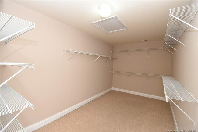 Building Photo - 148 S Prince Henry Way