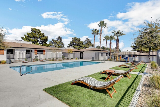 Building Photo - Casita Villas