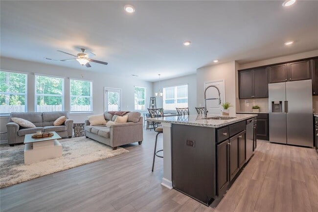 Building Photo - 454 Burgundy Terrace SE