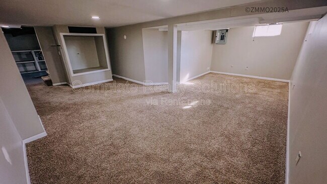 Building Photo - 10200 Tappan Dr