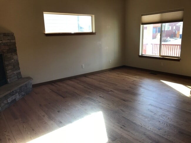 Building Photo - Single Family Home for Rent in Bozeman