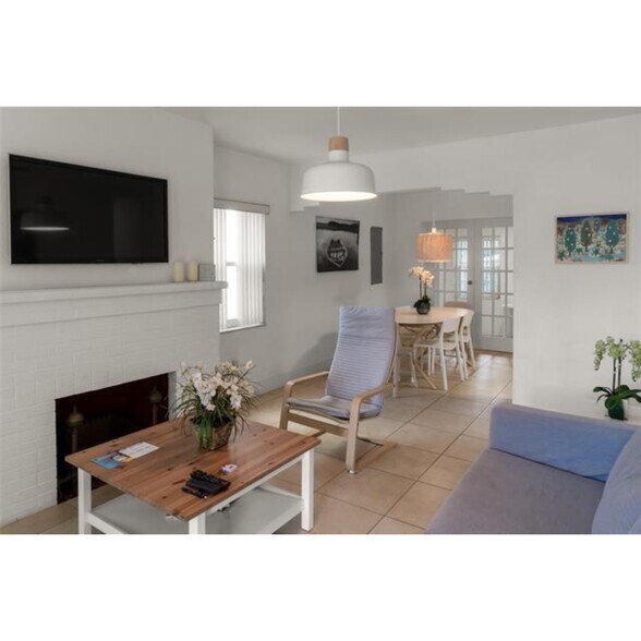 Building Photo - 2724 SW 34th Ct