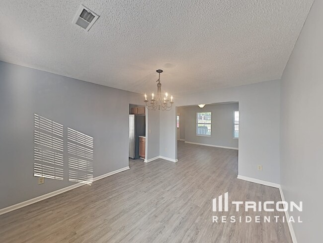 Building Photo - 210 Glen Rose Cir