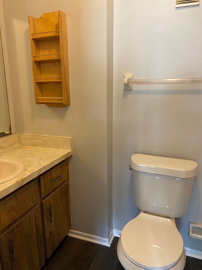 Building Photo - 2 br, 2.5 bath House - 12130 PEPPERDINE PL