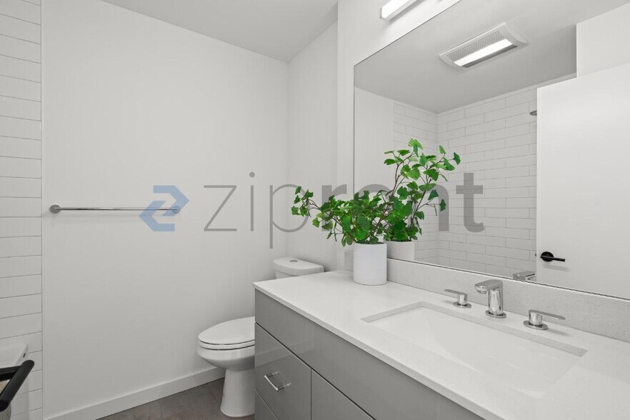Building Photo - Unit 1755