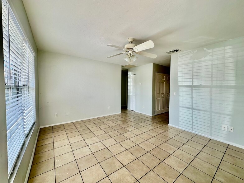 Building Photo - 7433 Pebble Beach Rd