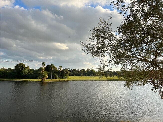 Building Photo - 2767 Carambola Cir S