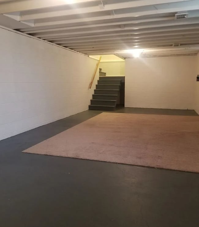 Building Photo - 324 Cumberland Dr