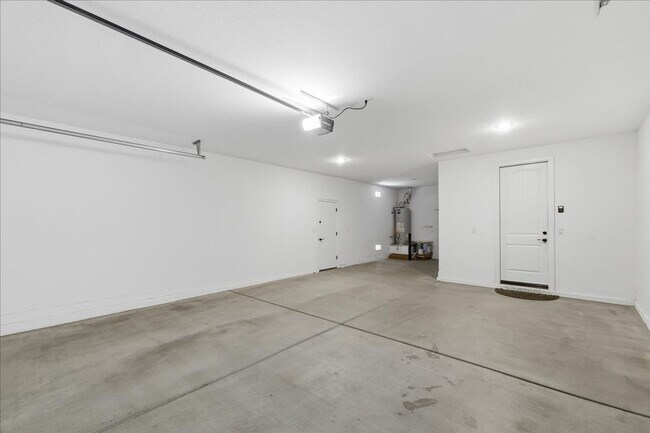 Building Photo - 2225 N 140th Dr