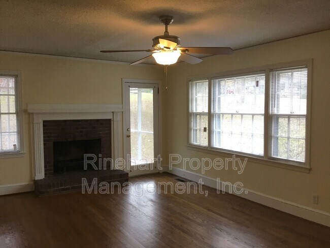 Building Photo - 3016 Hilton Rd