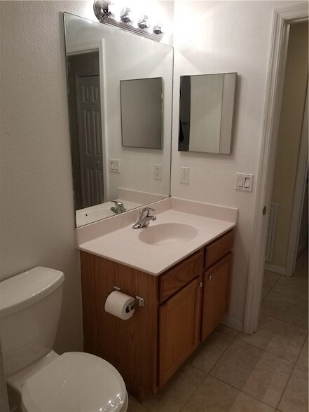 Building Photo - 8025 98th Ct
