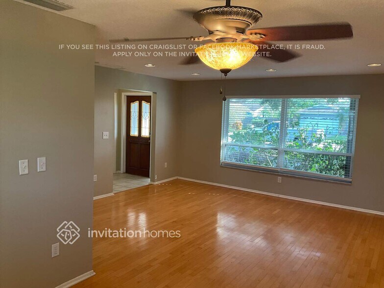 Building Photo - 13353 Hacienda Dr