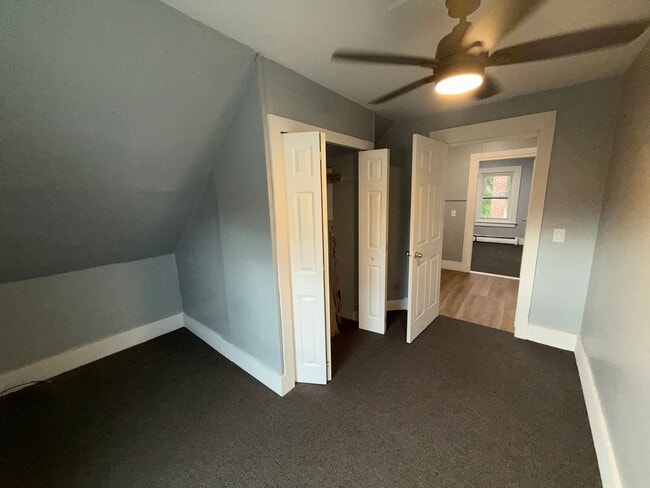 Building Photo - Price Drop!! 3rd Floor Amesbury 2 Bedroom+...