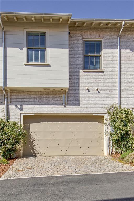 Building Photo - 580 Heatherden Ave