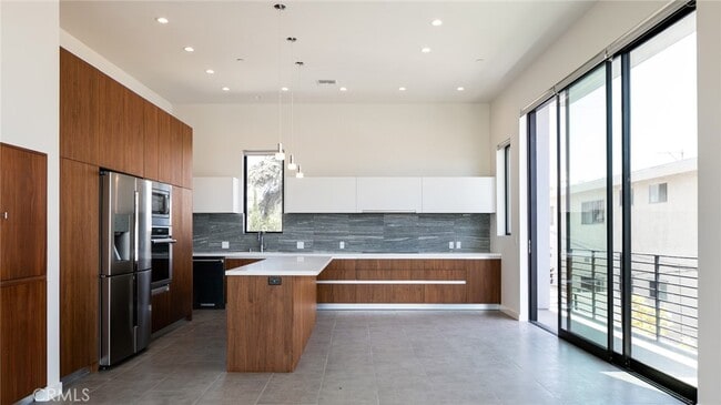 Building Photo - 1618 Amherst Ave