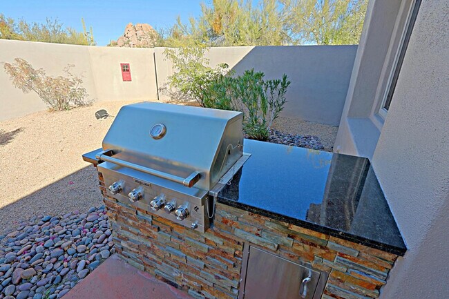 Building Photo - 7086 E Whispering Mesquite Trail