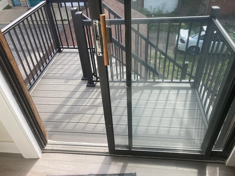 Building Photo - 2303 Murray Ave