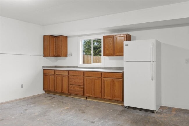 Building Photo - Beautiful & Freshly remodeled home in Fryelands Monroe