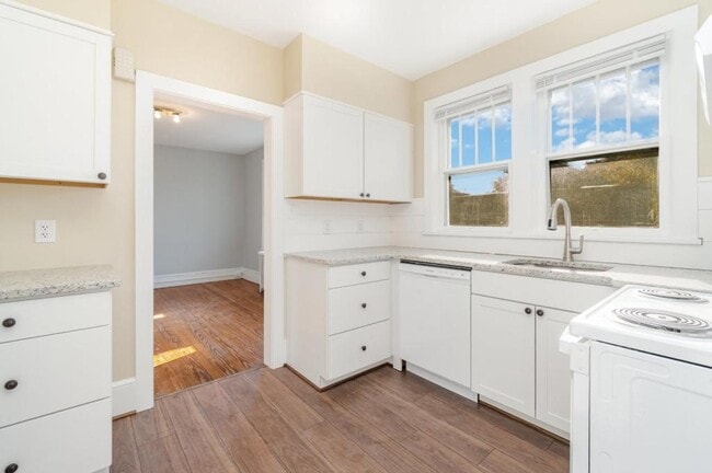 Building Photo - 150 Riddle Rd