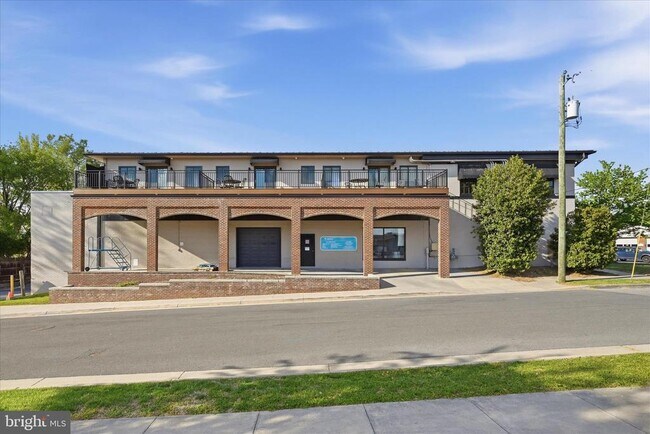 Building Photo - 443 Millwood Ave