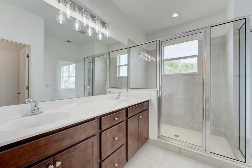 Building Photo - 9075 Kingsmoor Way