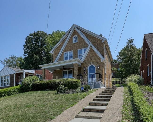 Building Photo - 544 James St