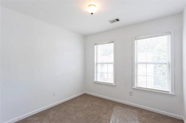Building Photo - 3967 Howell Park Rd