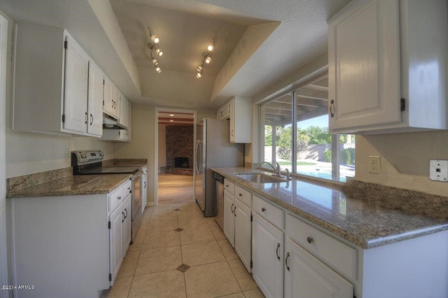 Building Photo - 6548 E Presidio Rd