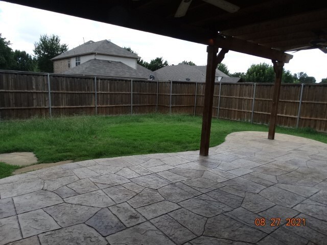 Building Photo - 5016 Adolphus Dr