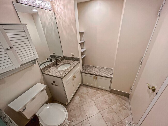 Building Photo - Fantastic 3 Bedroom 3 Bathroom Condo With ...
