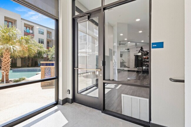 Building Photo - 8122 Midtown Blvd