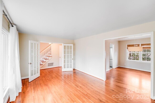 Building Photo - 5001 Vescova Ct