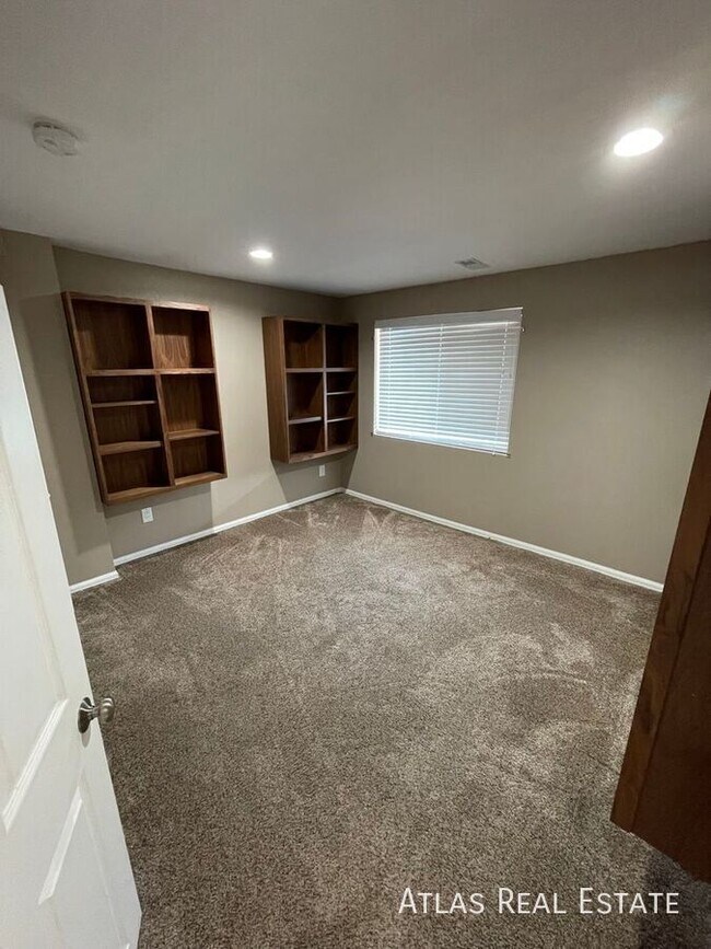 Building Photo - 4707 Laramie Sky Dr