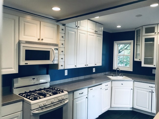 Building Photo - 2604 N Winchester St