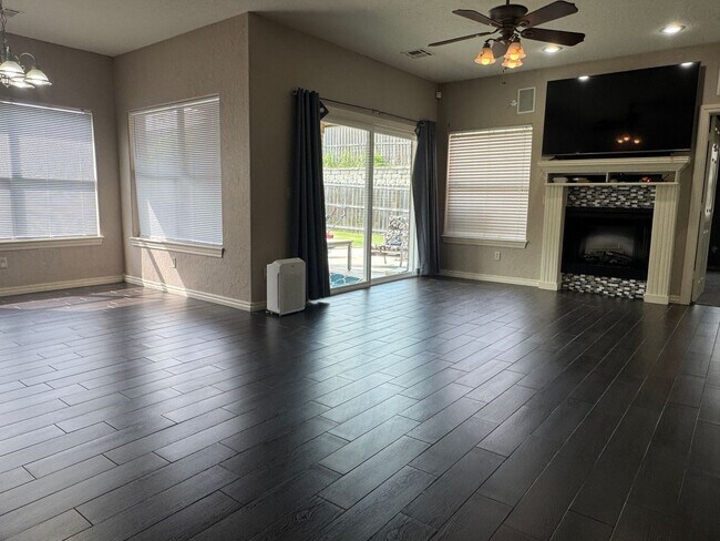 Building Photo - 4413 NW Wolfcreek Blvd